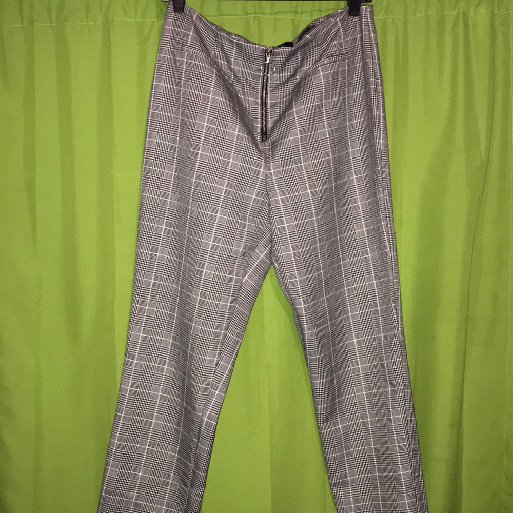 FLASH SALE‼️ Black and white plaid dress pant